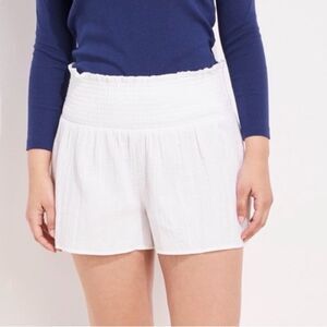 Vineyard Vines White Smocked gauzy pull on shorts in medium brand new in bag